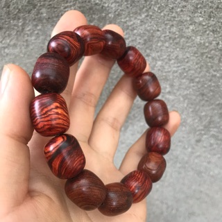 Vòng tay 14li sưa Lào