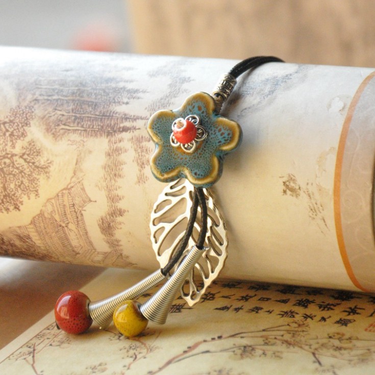 Vòng cổ gốm hoa nổi Vintage VGOM65