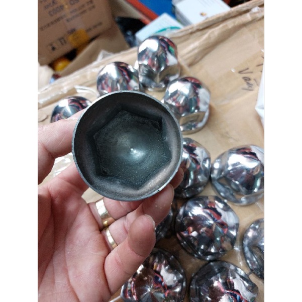Mua Chụp inox tắc kê ốc 41. Bọc tắc kê xe tải Kia giá 1 cái giá rẻ nhất ...