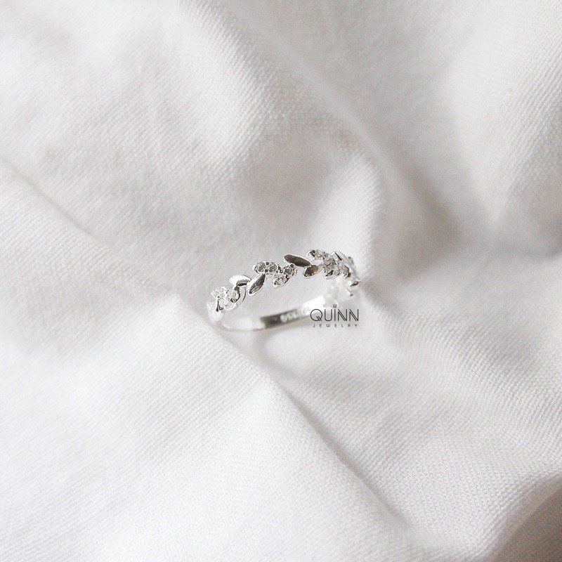 Nhẫn Ivy với nhành lá nhỏ xinh, nhẫn bạc nữ lá đính đá Quinn Jewelry