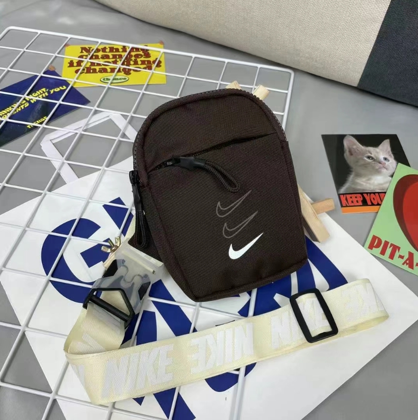 Túi Đeo Chéo Nike Thời Trang Năng Động Cho Nam Và Nữ