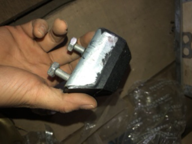 chân máy sau 1 tấn 130/490