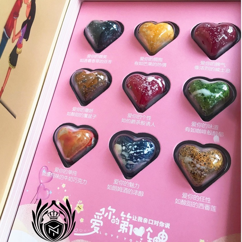 Socola valentine hình cuốn sách đỏ, kèm túi thiệp