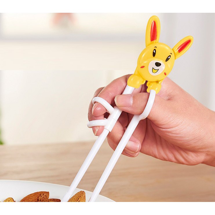 Đũa tập ăn xỏ ngón hình thú cho bé siêu dễ thương