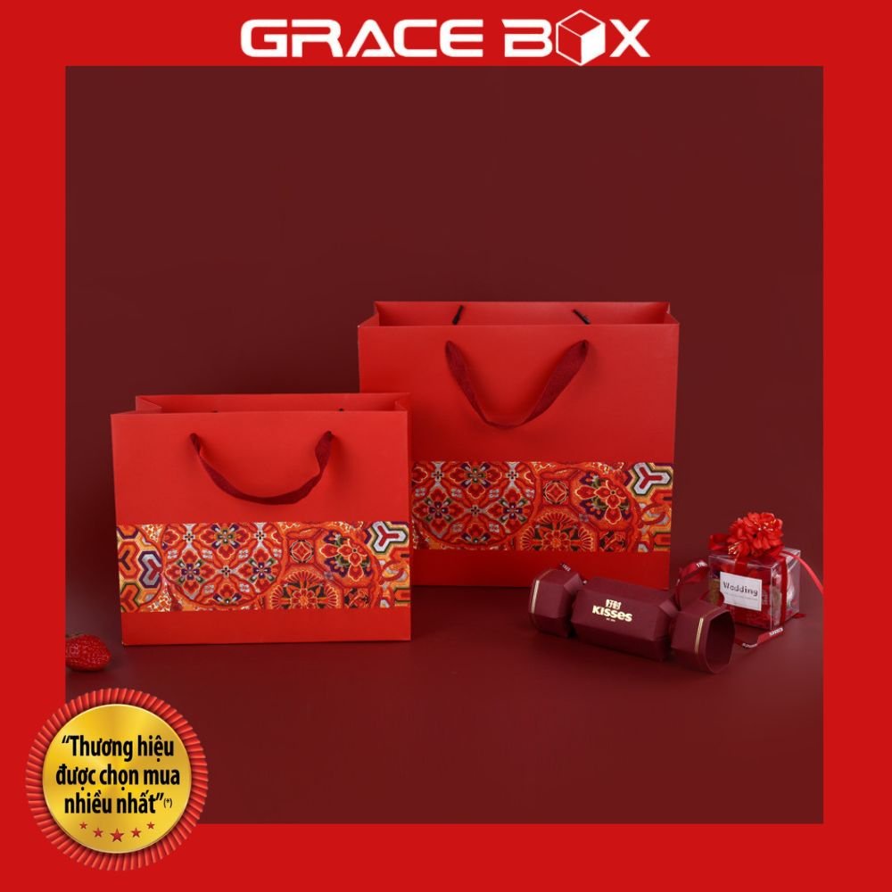 Túi Giấy Quà Tặng Màu Đỏ Các Dịp Lễ Tết - Hoa Văn Lễ Hội Ngũ Sắc May Mắn - Siêu Thị Bao Bì Grace Box