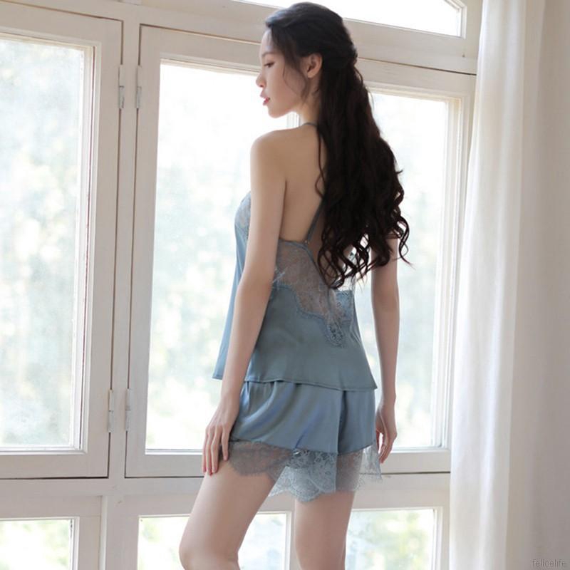 Set đầm ngủ hai dây và quần short cho nữ