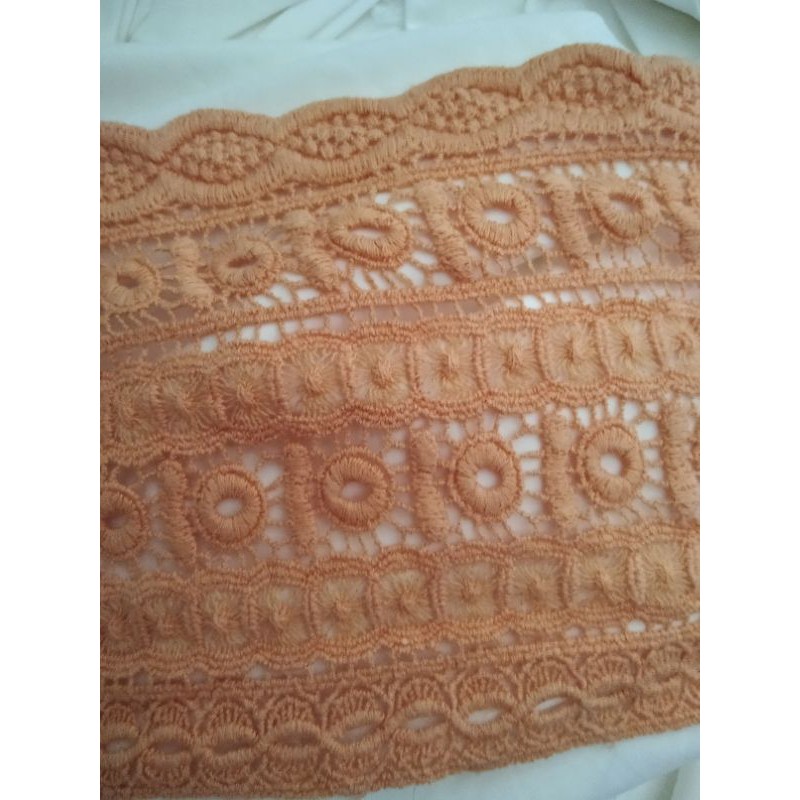 Ren viền màu cam làm chân váy viền các kiểu