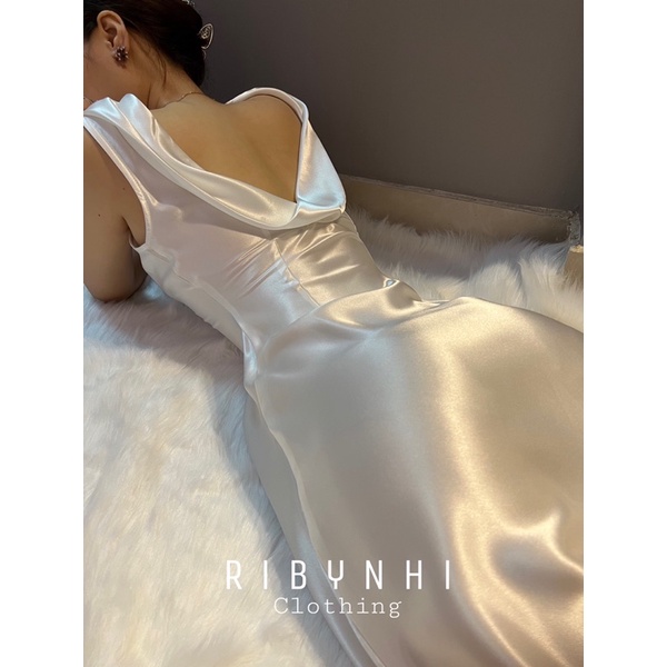 Váy lụa maxi đổ lưng Athena Dress
