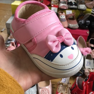 Giày bât hồng nơ