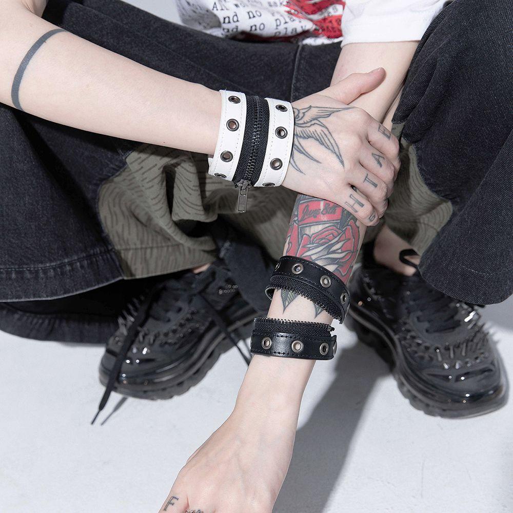 Vòng Tay Da PU Đính Đinh Tán Phong Cách Hip Hop Gothic Harajuku Cho Nam Và Nữ