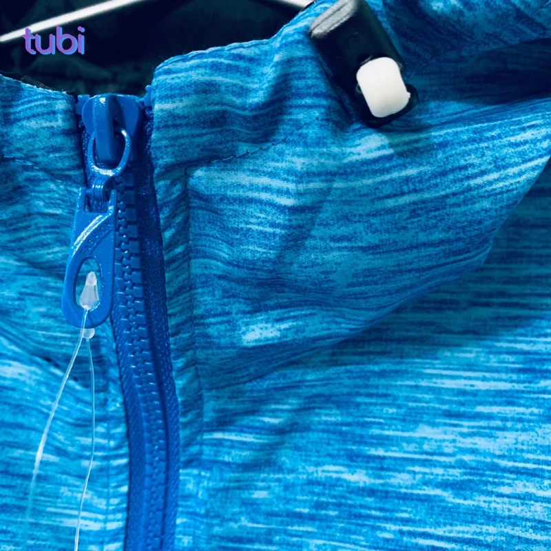 Áo khoác Tubi Màu Xanh Dương Nón Liền