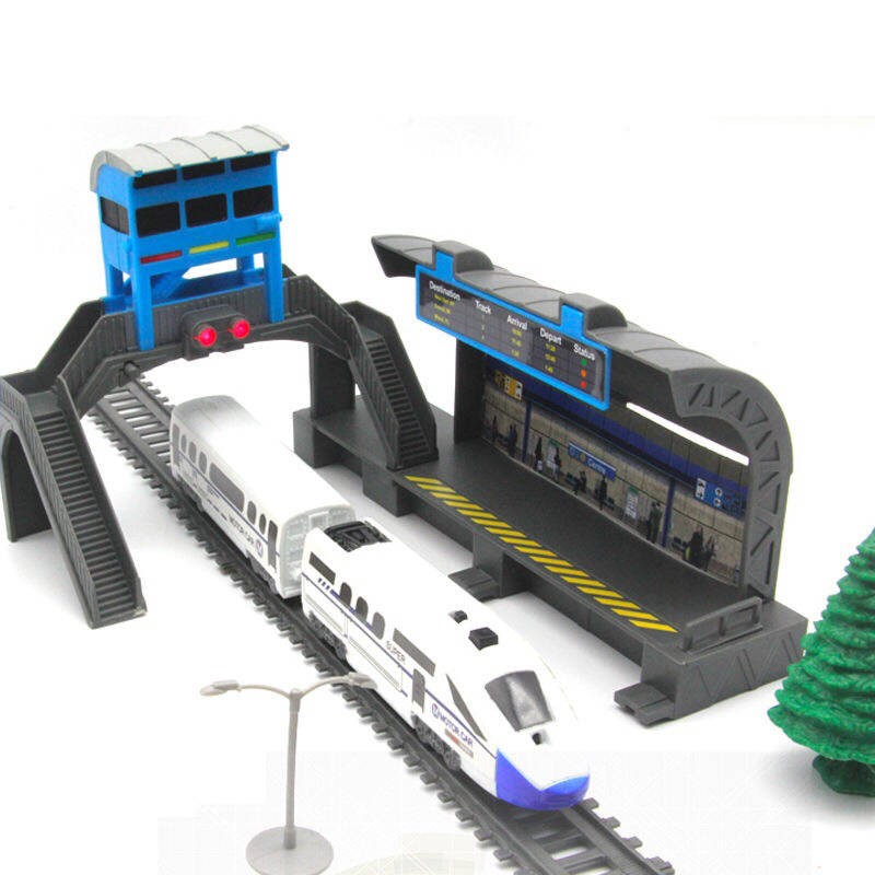 Lắp ráp đồ chơi xe lửa trẻ em mô phỏng tàu cao tốc ba cậu bé theo dõi xe điện hài hòa bộ đồ chơi xe lửa nhỏ