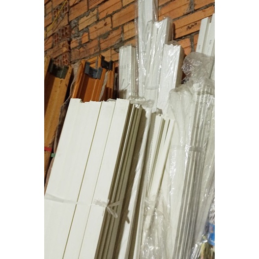 Nẹp điện 1p5, 2p, 2p5, 3p, 4p, 5pcây nẹp nhựa luồn điện Tiến Phát nổi, ống luồn điện dài 1m70