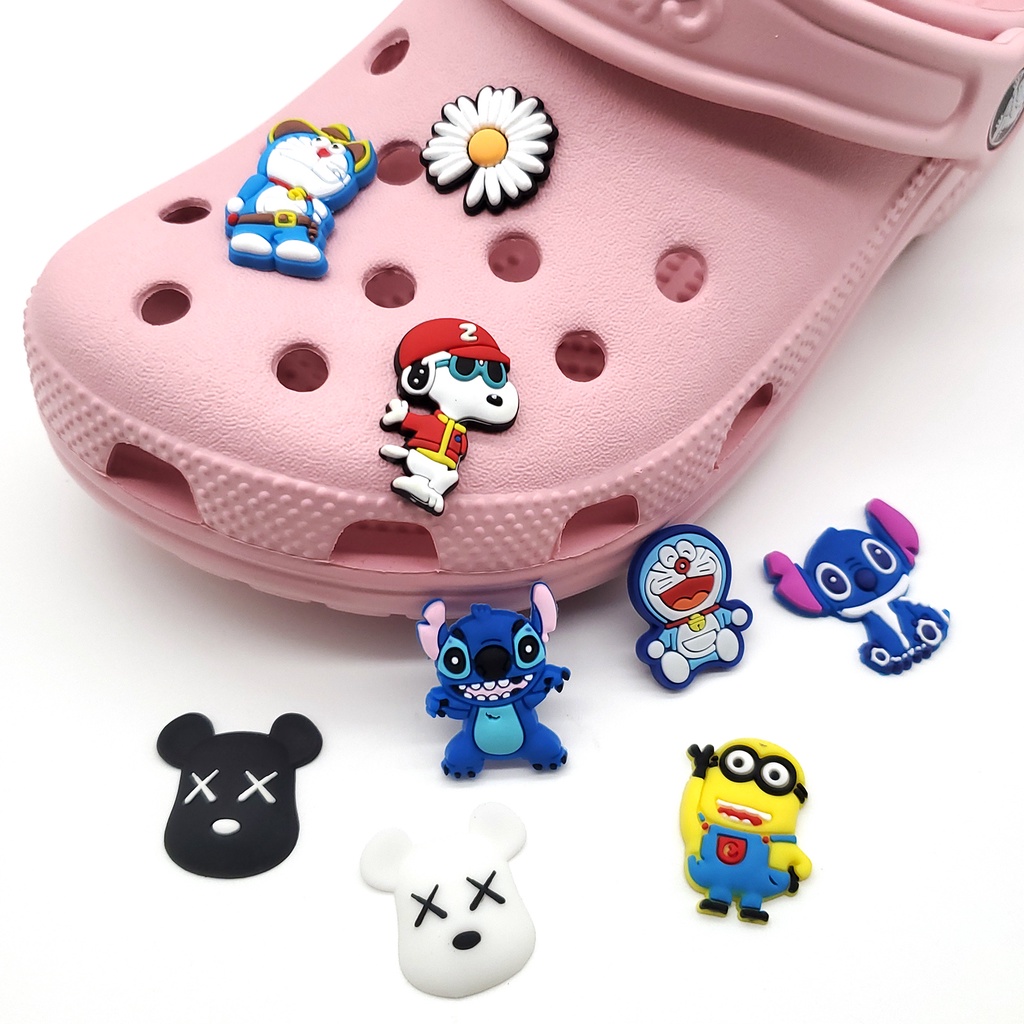 Hoạt hình Jibbitz dễ thương Stitch jingle cat violent bear Shoe Charms Crocs pvc Dép xăng đan decorate accessories 1000 Mẫu Lựa DIY Chọn Phụ kiện giày dép trẻ em quà Giáng sinh