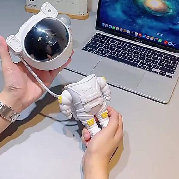 Đèn phi hành gia chiếu sao thiên hà để bàn, trang trí phòng khách, phòng ngủ, bàn làm việc Hudo