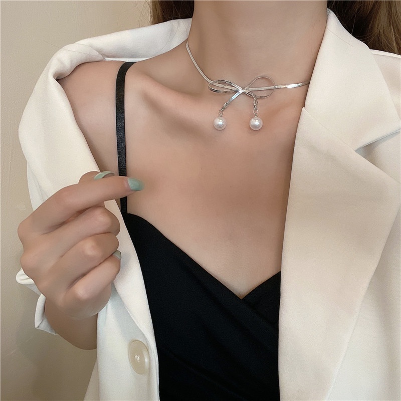 vòng cổ choker chuỗi ngọc đính nơ sang trọng quý phái