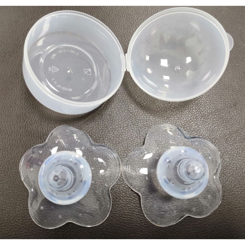 Núm ti silicone bảo vệ đầu ngực cho mẹ bỉm sữa kèm hộp đựng