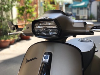 ỐP ( CHỤP ) ĐÈN PHA DÀNH CHO VESPA SPRINT
