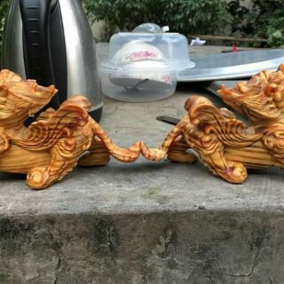 Cặp tỳ hưu gỗ huyết long kèm đế