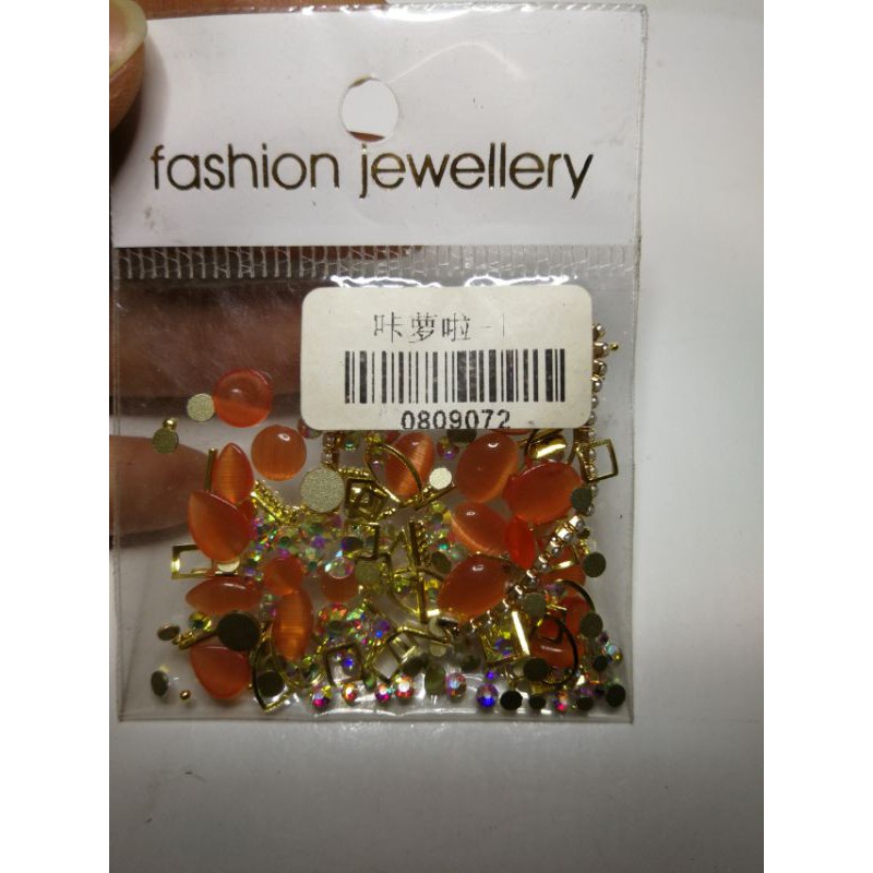 xà cừ mix đá, hình sắt,chai ,,   rang trí móng siêu hót