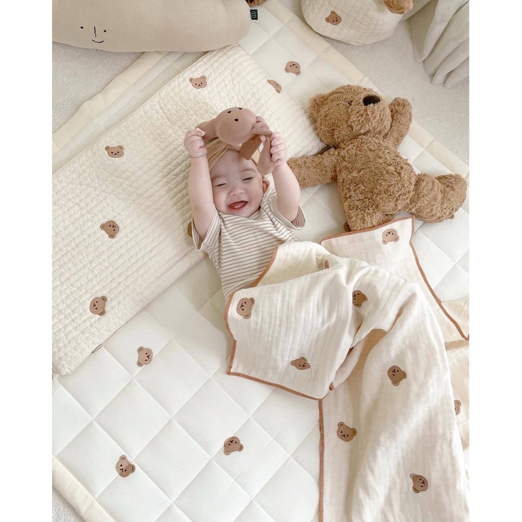 Chăn cotton thoáng khí thêu họa tiết gấu phong cách Hàn Quốc cho bé