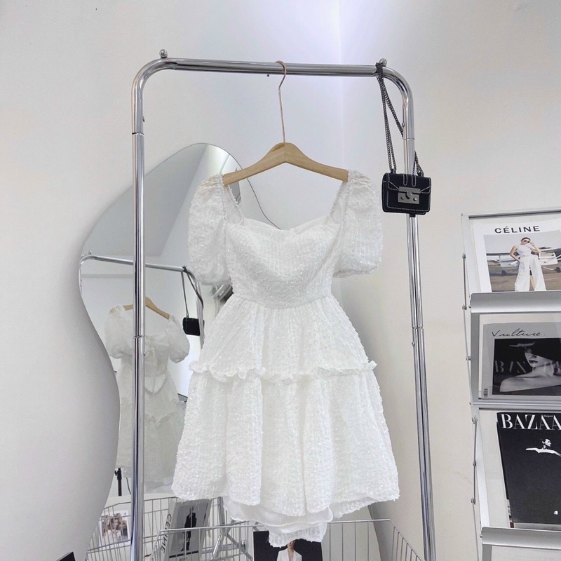 Đầm trắng cổ vuông hở lưng đan chất thêu nổi cao cấp