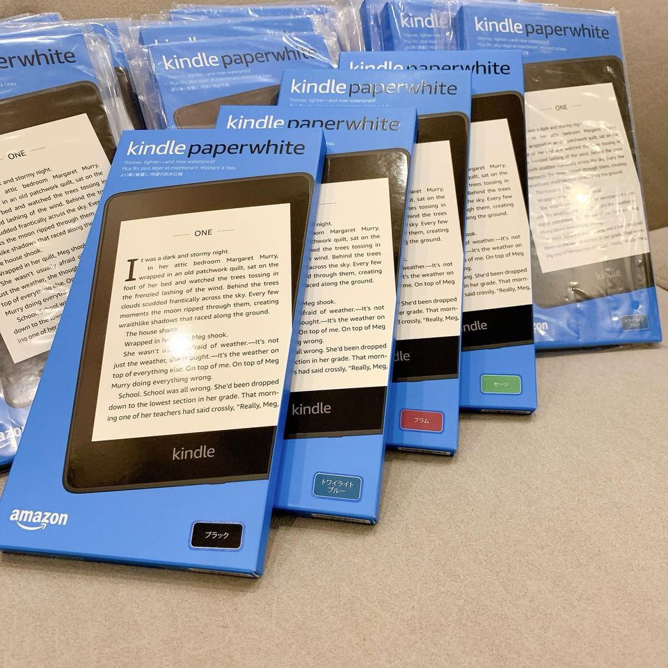 Máy đọc sách Kindle PaperWhite gen 4 (10th) chính hãng, nguyên seal 100% | BigBuy360 - bigbuy360.vn