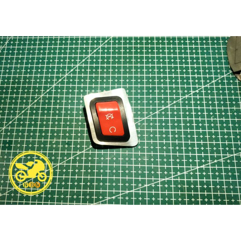 Pat gắn nút đỏ nút tắt máy