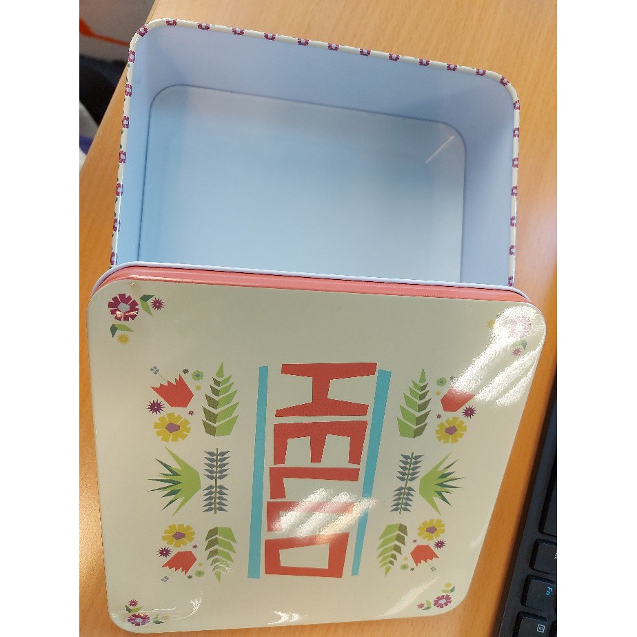 Hộp thiếc vuông đựng bánh kẹo 17x17x6cm (không kèm túi)