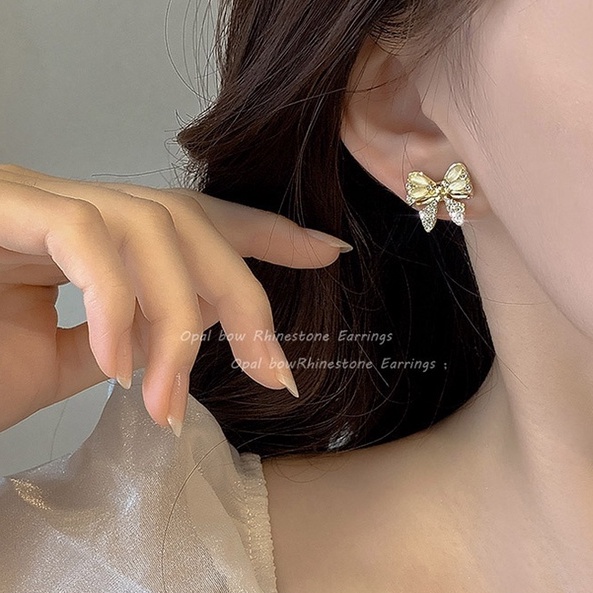 Khuyên Tai Bạc 925 Hình Hoa Và Bướm Đính Ngọc Trai Phong Cách Hàn Quốc Sang Trọng