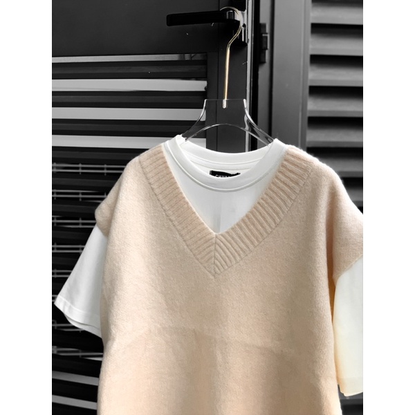 Áo gile len trơn cổ V basic form rộng oversize - CHUBBIE Wooden Top | BigBuy360 - bigbuy360.vn