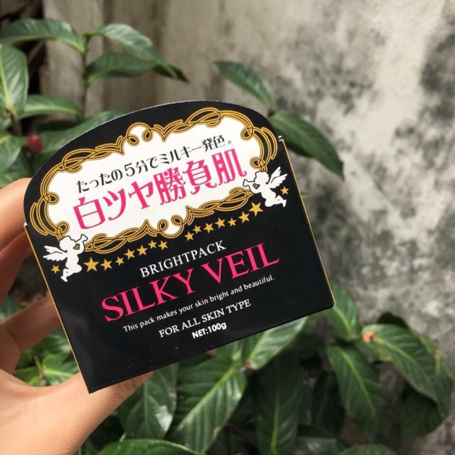 KEM LÀM TRẮNG DA VÀ TRANG ĐIỂM SILKY VEIL