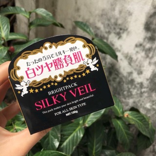 Kem làm trắng da và trang điểm silky veil