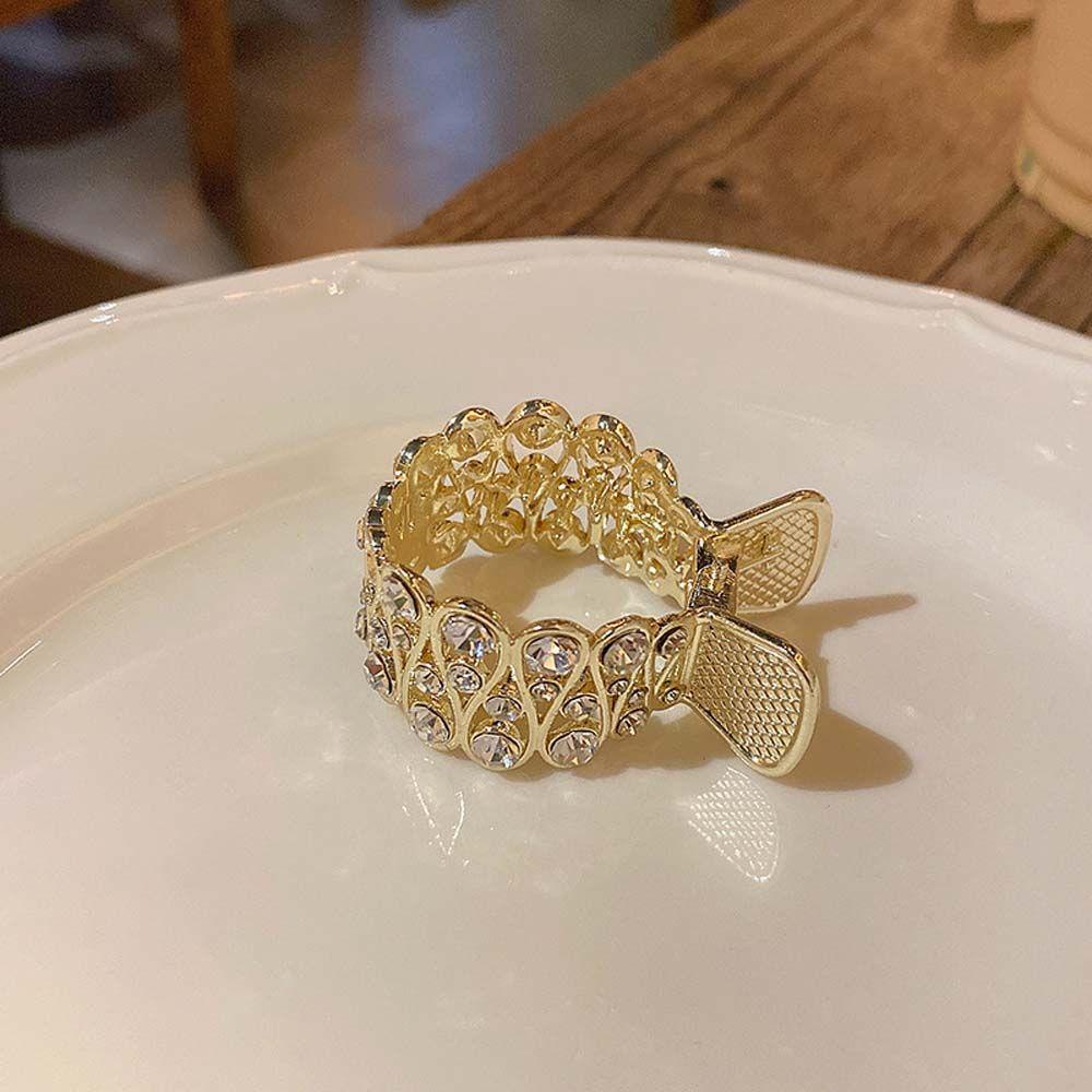 LILYES Women's Hair Claw Fashion Temperament Hair Accessories Summer Korean Style Hairpin High Ponytail Crab Clip Pearl Barrette