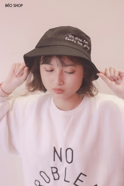 Mũ bucket thêu chữ We play for Béo shop nón vành nhỏ 3 màu chất liệu kaki dày dặn
