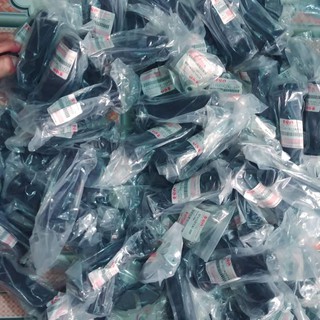 Tay nắm trái và phải