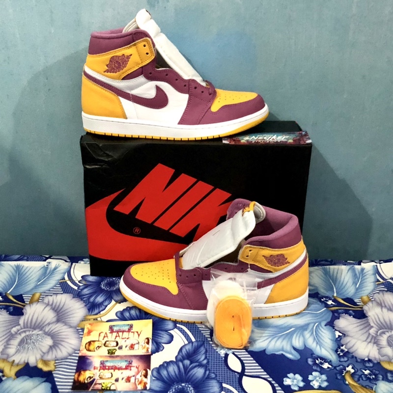 'Giày Cổ Cao' Nike Air Jordan 1 Retro High OG Brotherhood