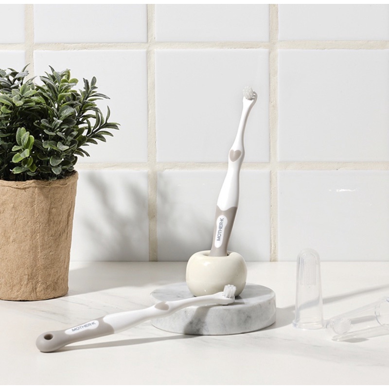 SET VỆ SINH RĂNG MIỆNG VÀ GẶM NƯỚU CHO BÉ 6-18 THÁNG MOTHER-K
