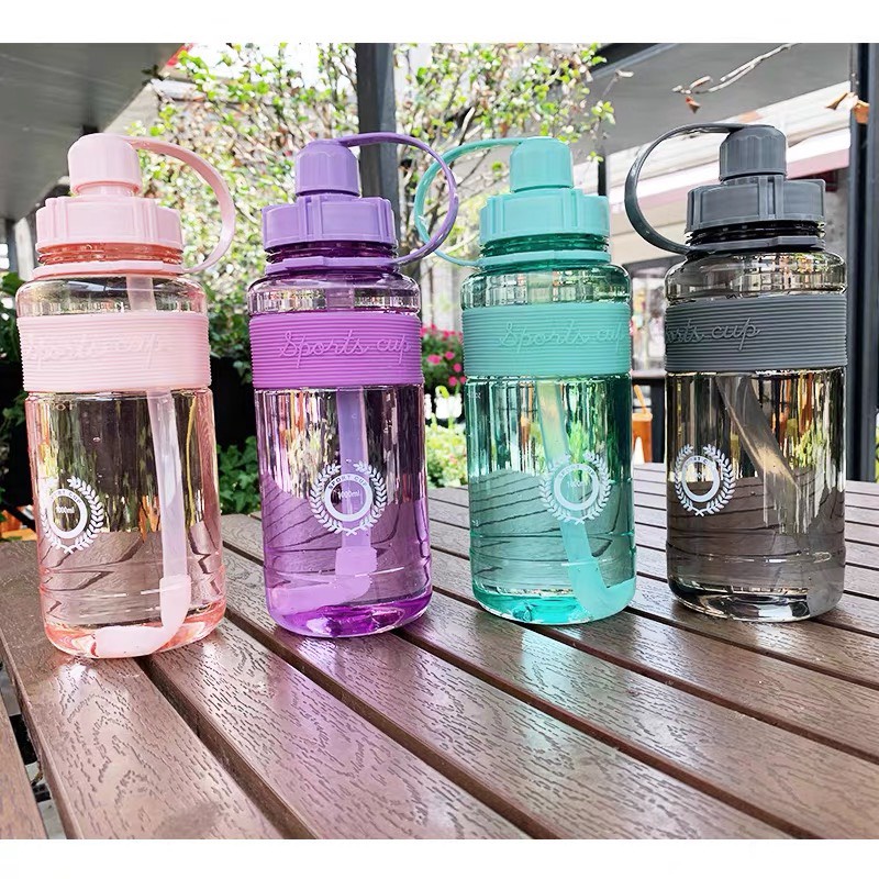 Bình nước thể thao có ống hút, dây đeo, chia vạch nhắc nhở ( Dung tích 600ml / 1L / 1,5L / 2L) 88322