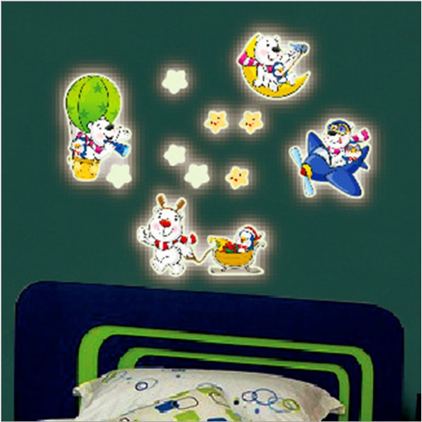 Decal trang trí tường - Gấu Trắng vui nhộn - DẠ QUANG
