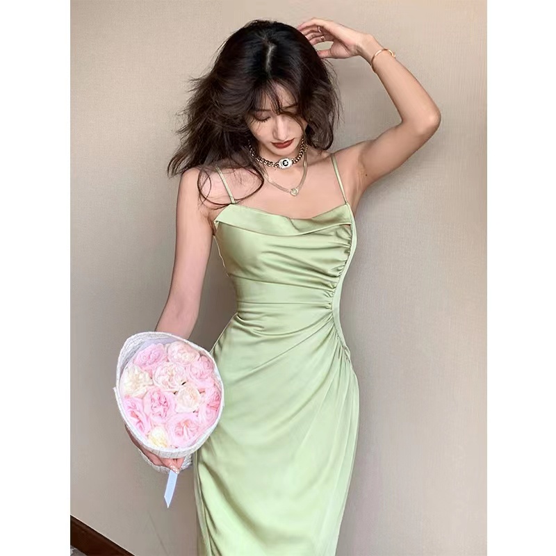 Hb Water Brother Đầm Hai Dây Dáng Ôm Màu Xanh Lá Thiết Kế Không Đồng Đều Tinh Tế