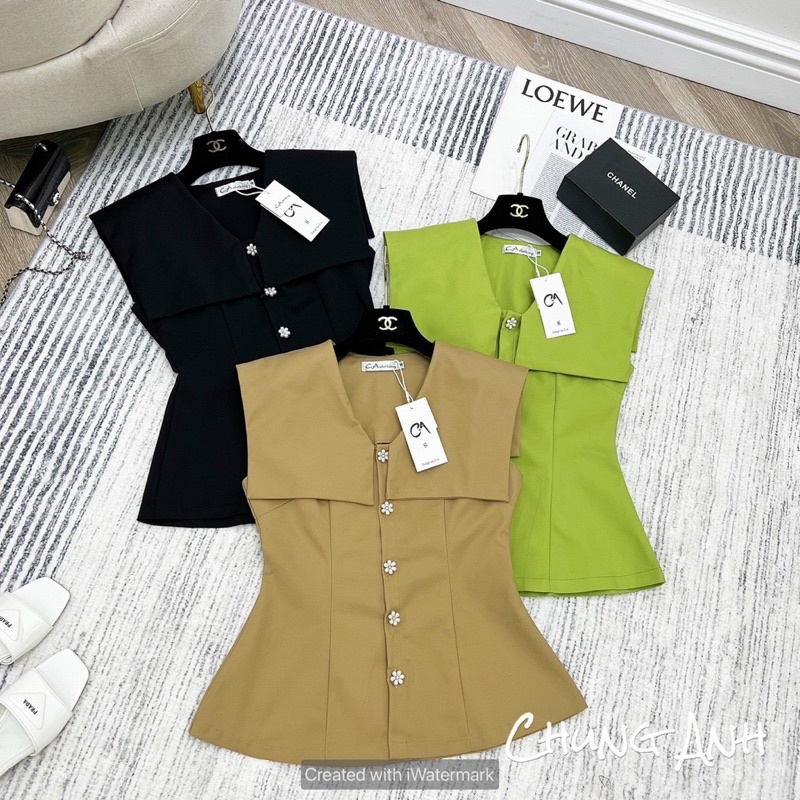 Áo sơ mi cổ vuông kaki chun khuy hoa