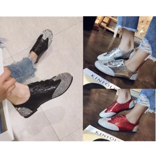 Giày thể thao metalic đính đá sang chảnh