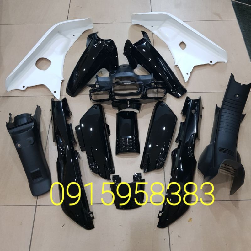 Bộ vỏ nhựa xe Dream lùn mầu đen bóng kèm tem