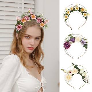 Cài tóc vòng hoa đội đầu thời trang cho cô dâu