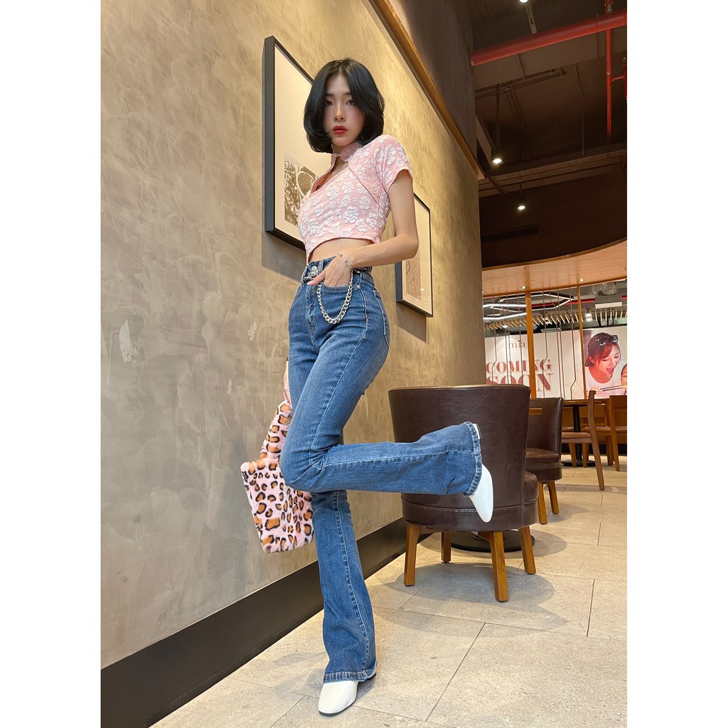 Áo croptop cổ tàu vải dệt hoa nổi màu hồng - Châu Á Pink Croptop