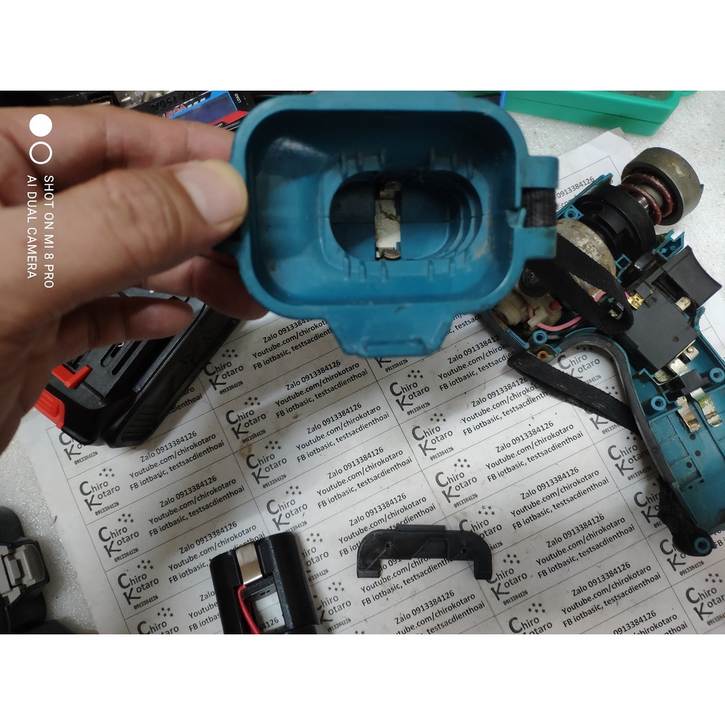 NEW! Đế chuyển pin máy Makita 9.6V NiCD dạng chốt 2 bên sang dùng hộp pin cài Makita