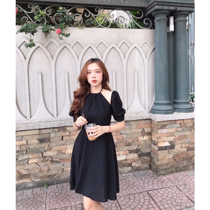 Đầm cutout cổ yếm | BigBuy360 - bigbuy360.vn