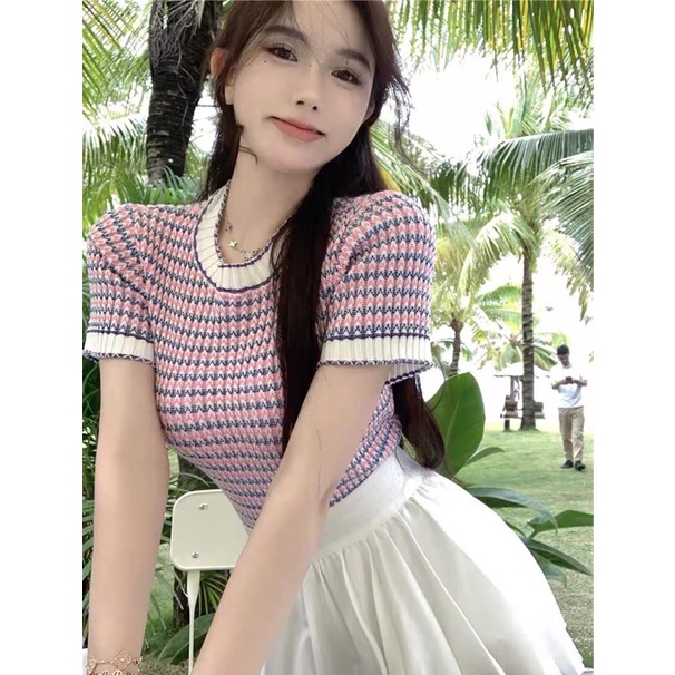 Áo croptop giống Jennie BLACKPINK, Freezia  trong Single’s Inferno