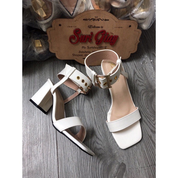ẢNH THẬT SANDAL NỮ MỘT BẢN TRƠN GÓT TRỤ CAO 5P ĐAI KHÓA SANG CHẢNH A90